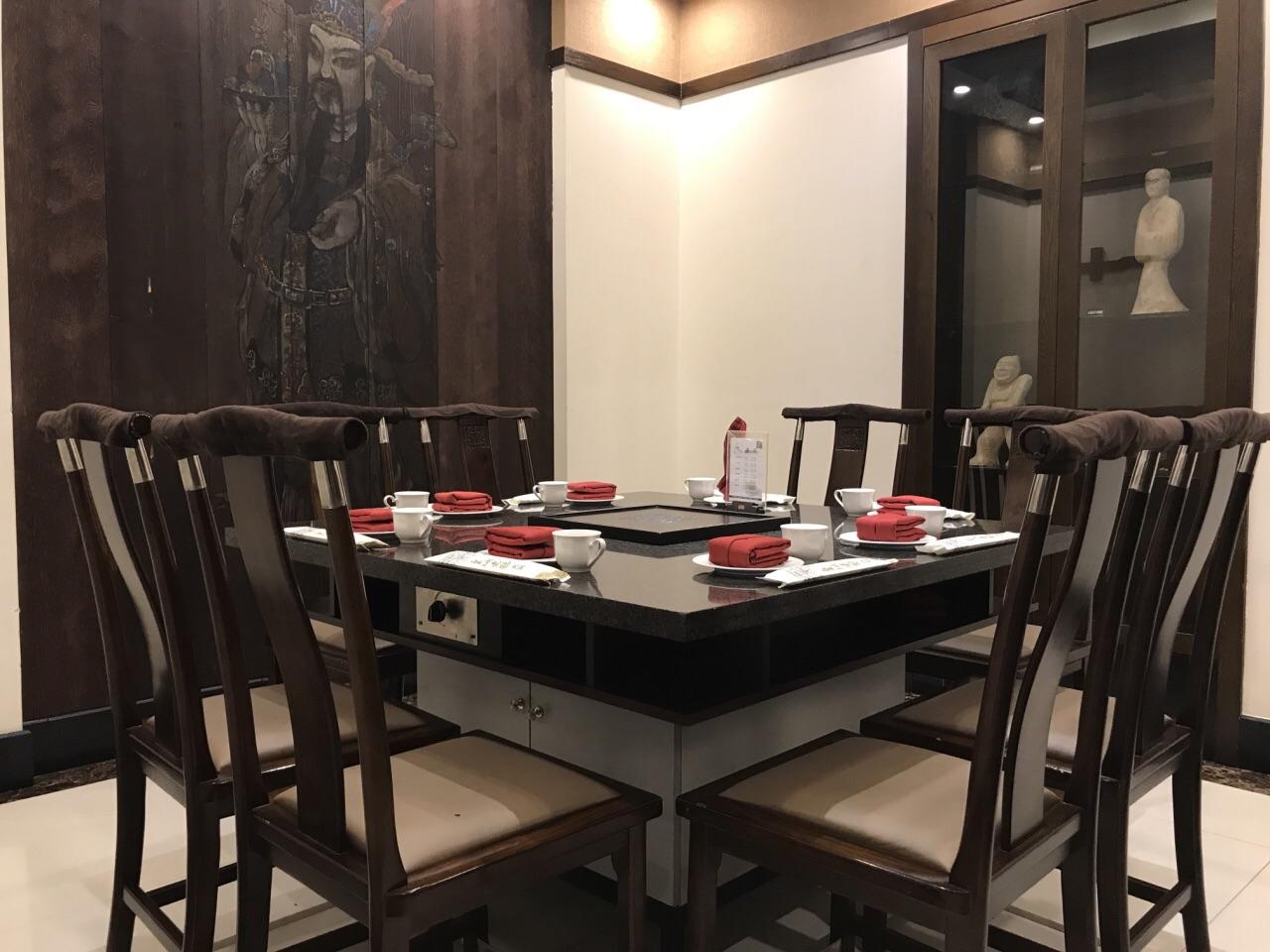 皇城老媽火鍋店(diàn)裝(zhuāng)修效果圖